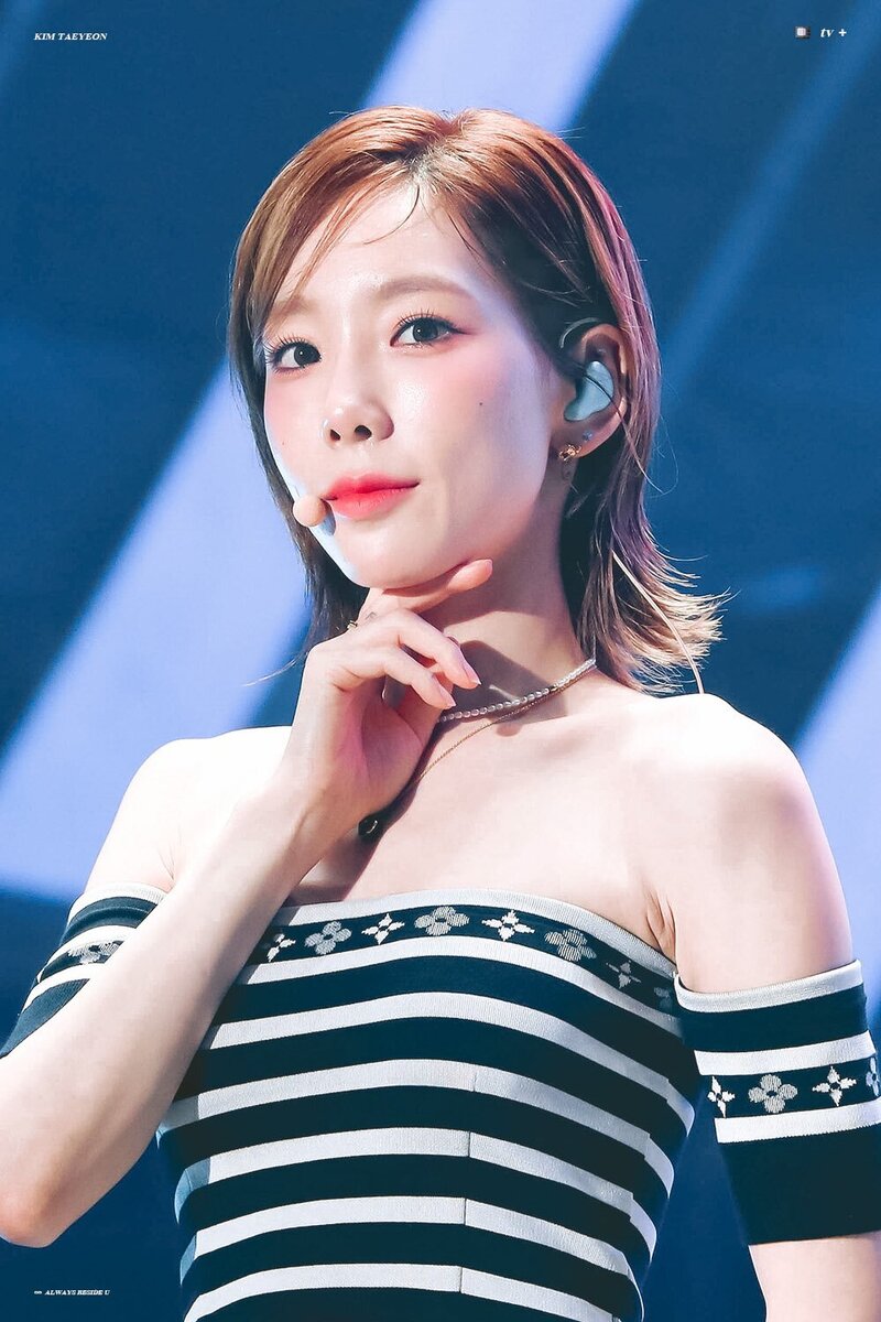 22820 Taeyeon at SMTOWN LIVE 2022: SMCU EXPRESS documents 8