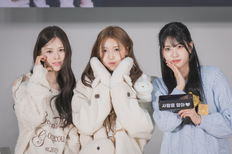 241228 izna Bang Jeemin, Koko & Jeong Saebi at Ktown4u Fansign documents 3