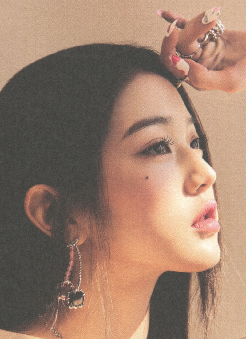 IVE - 'LOVE DIVE' (Scans) documents 26