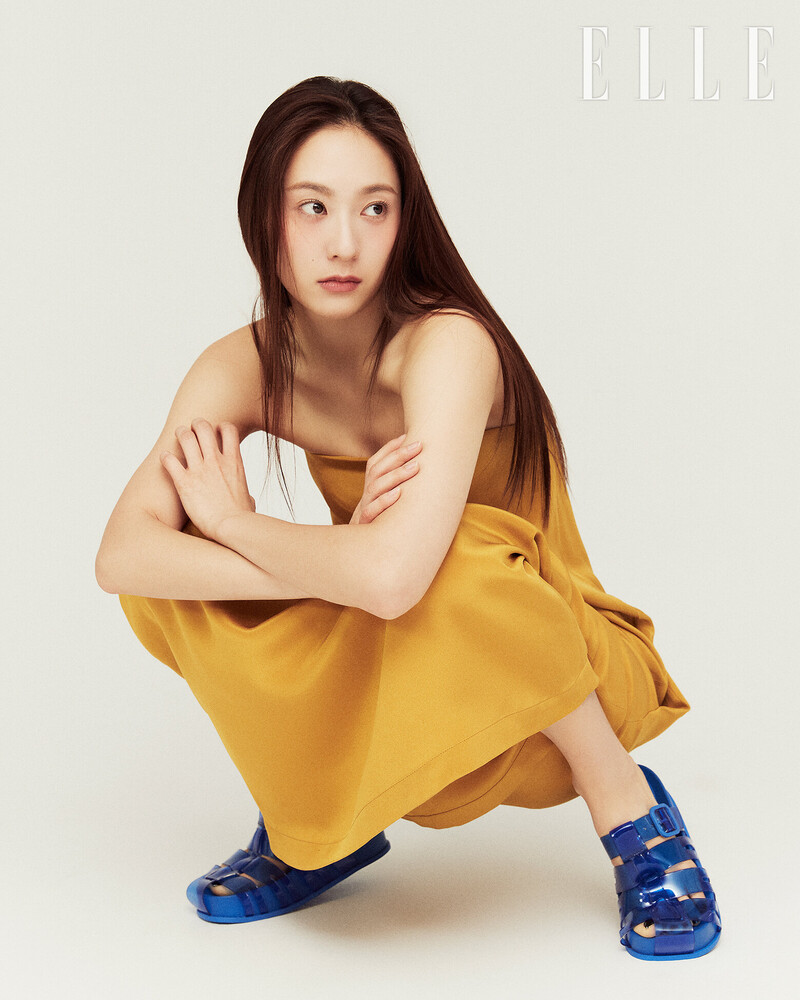 Krystal for ELLE Korea Digital Edition x CHARLES & KEITH April Issue 2022 documents 7