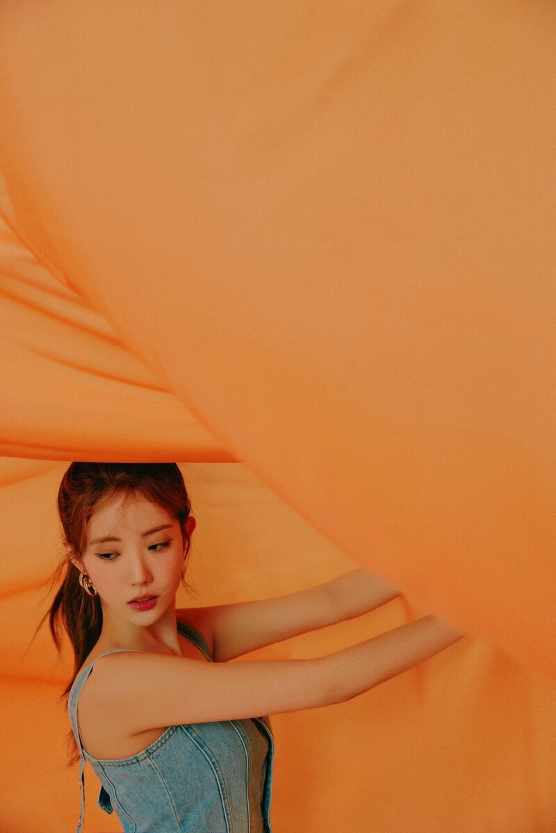 WJSN Luda for Universe 'Feel the Breeze' Photoshoot 2022 documents 3