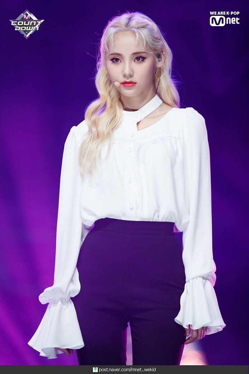 190221 LOONA - 'Butterfly' at M COUNTDOWN documents 24
