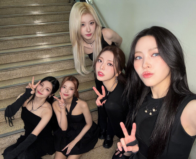 241101 - ITZY Twitter Update documents 2