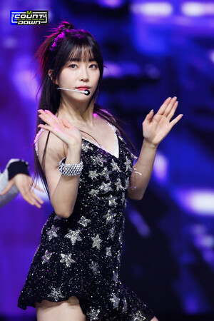 221229 STAYC Sumin 'RUN2U' at M Countdown