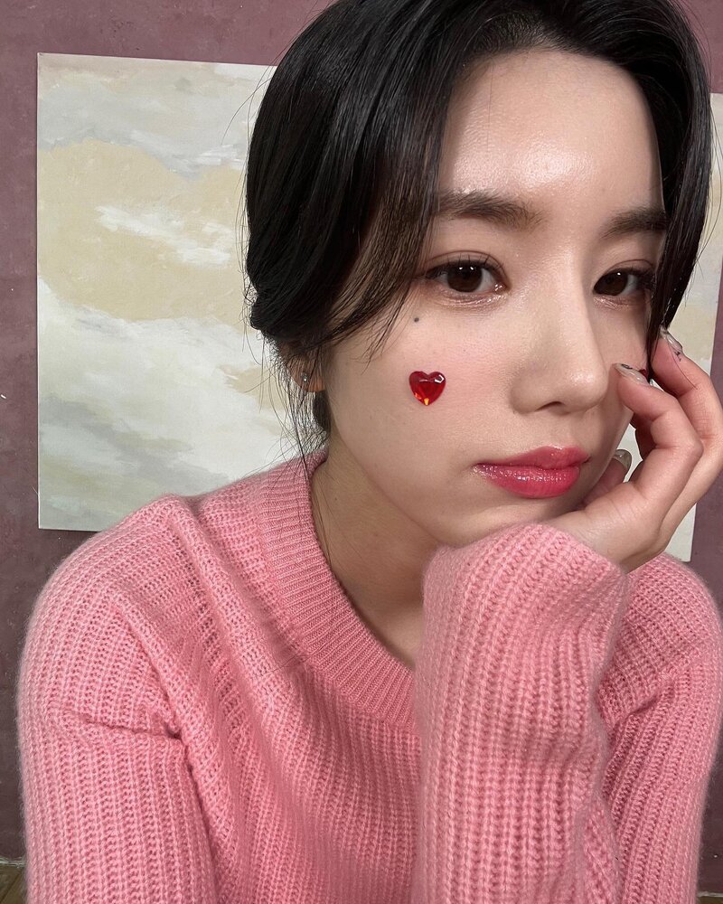 220213 Kwon Eunbi Instagram Update documents 5