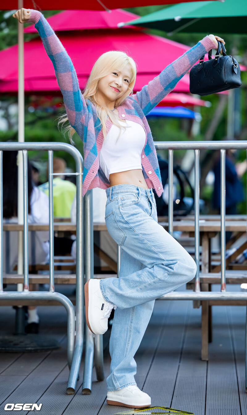 220902 Kim Chaewon - Music Bank Commute documents 1