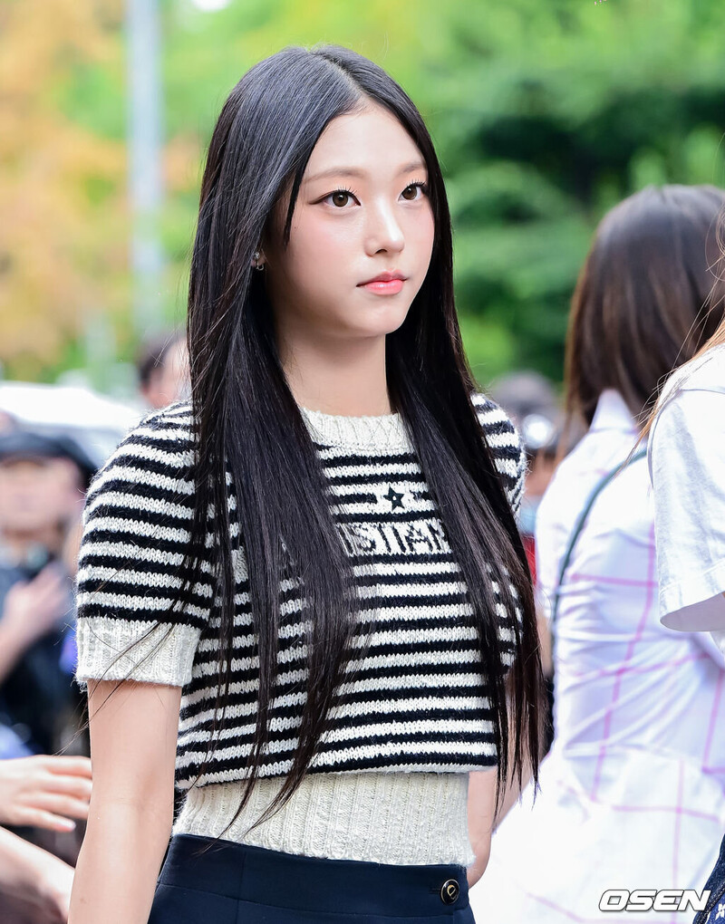 230825 NewJeans Haerin - Music Bank Commute documents 5