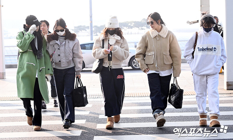 231228 NewJeans at Incheon International Airport documents 10