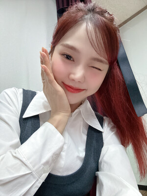 241108 - OH MY GIRL Twitter Update with HYOJUNG