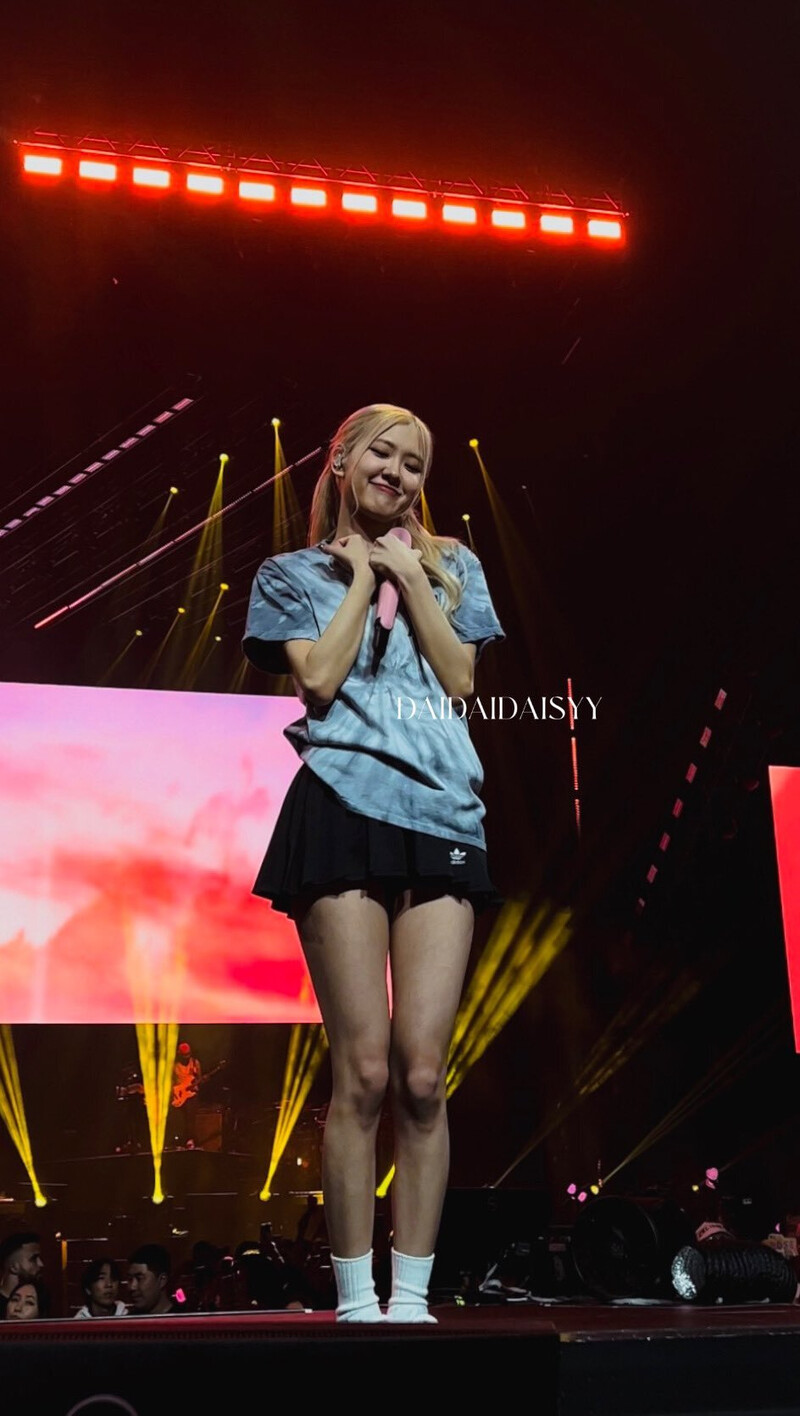 221029 BLACKPINK Rosé - 'BORN PINK' Concert in Houston Day 1 documents 4