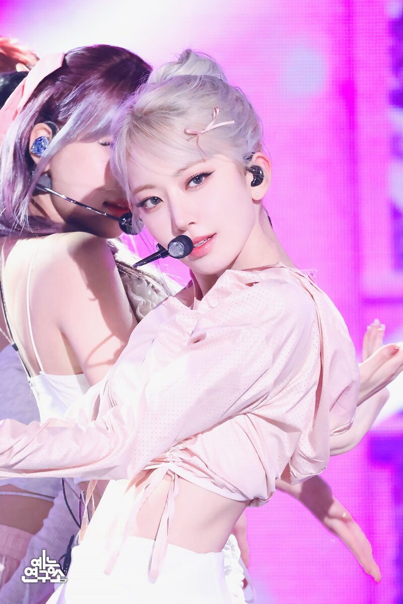 240224 LE SSERAFIM Sakura - 'EASY' and 'Swan Song' at Music Core documents 3