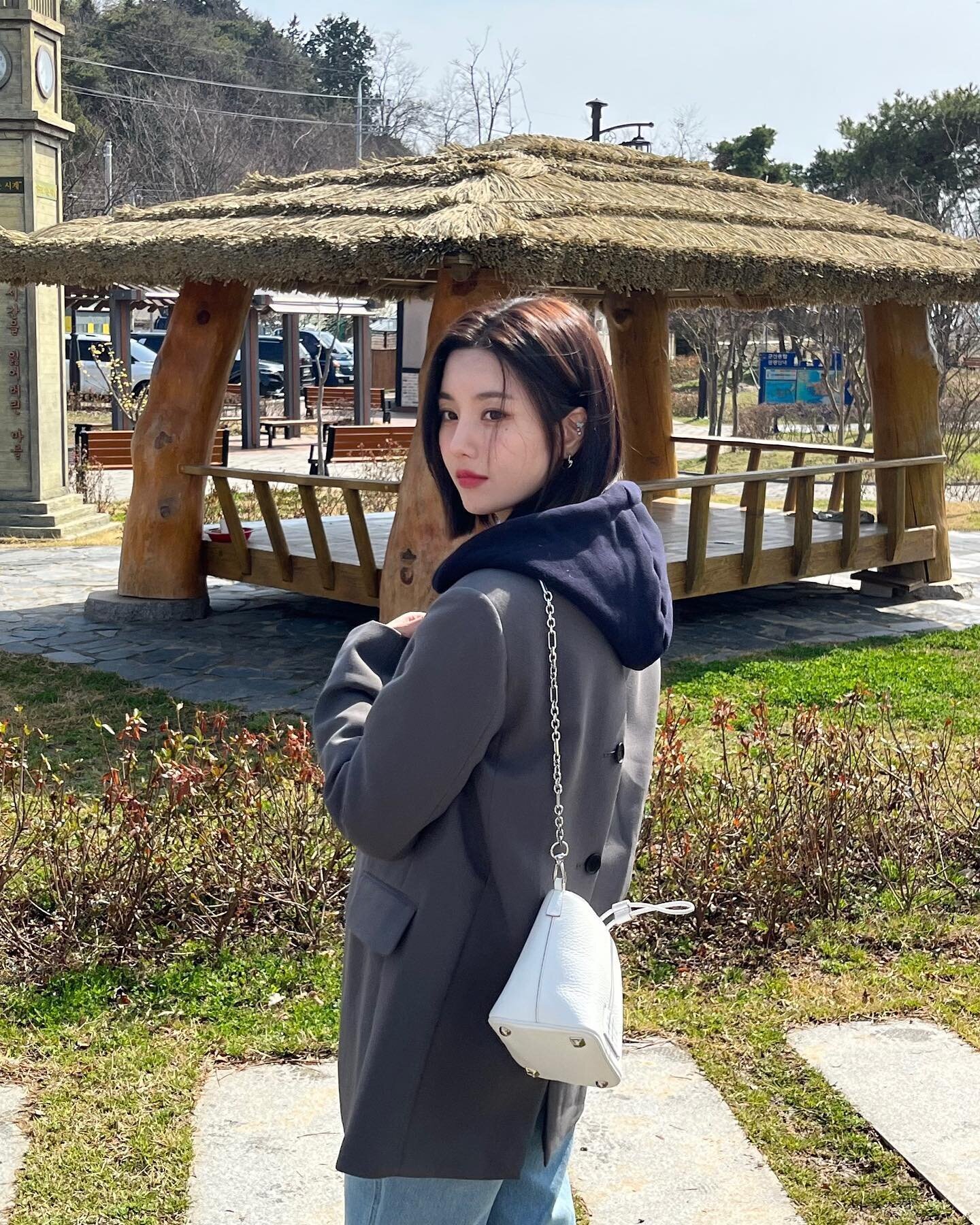 220530 Kwon Eunbi Instagram Update - Eunbi and Hyewon | kpopping