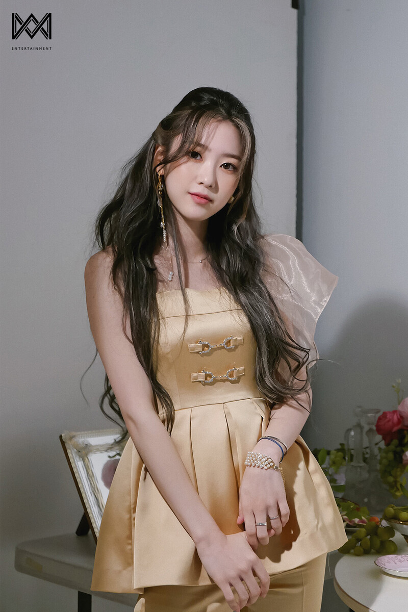 220412 WM Naver Post - OH MY GIRL "Real Love" Jacket Shoot documents 7