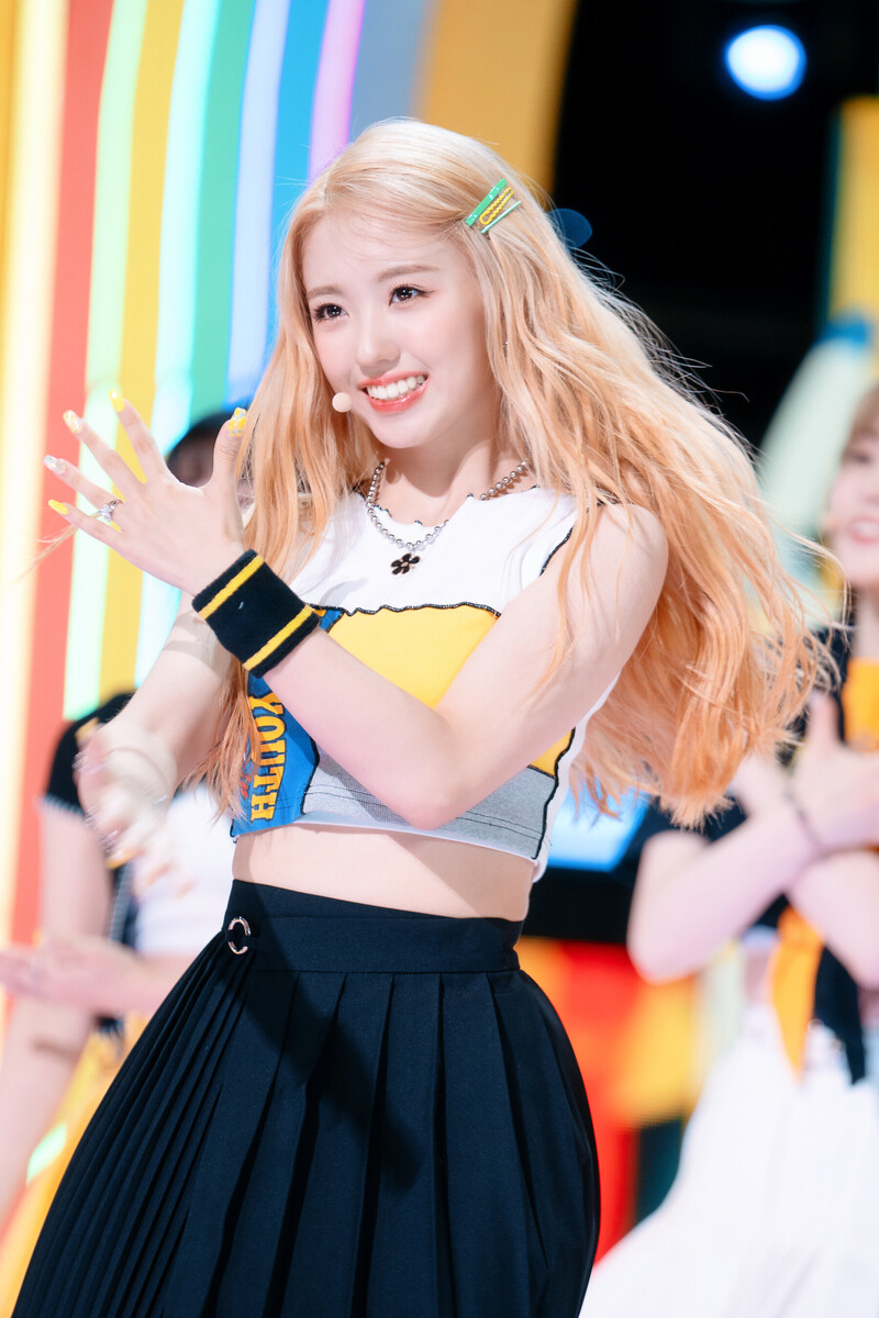 220703 Kep1er Yeseo 'Up!' at Inkigayo documents 16