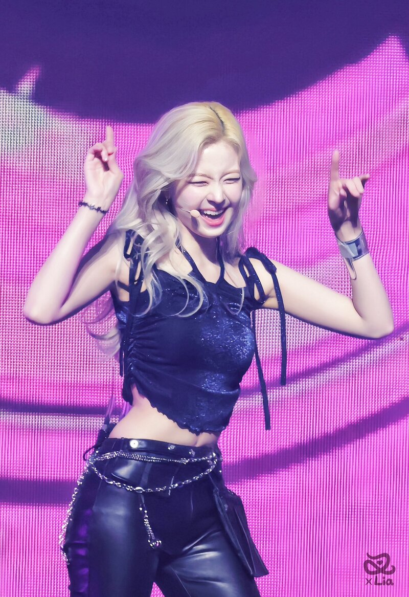 230617 ITZY Lia - Lotte Duty Free Family Concert documents 1