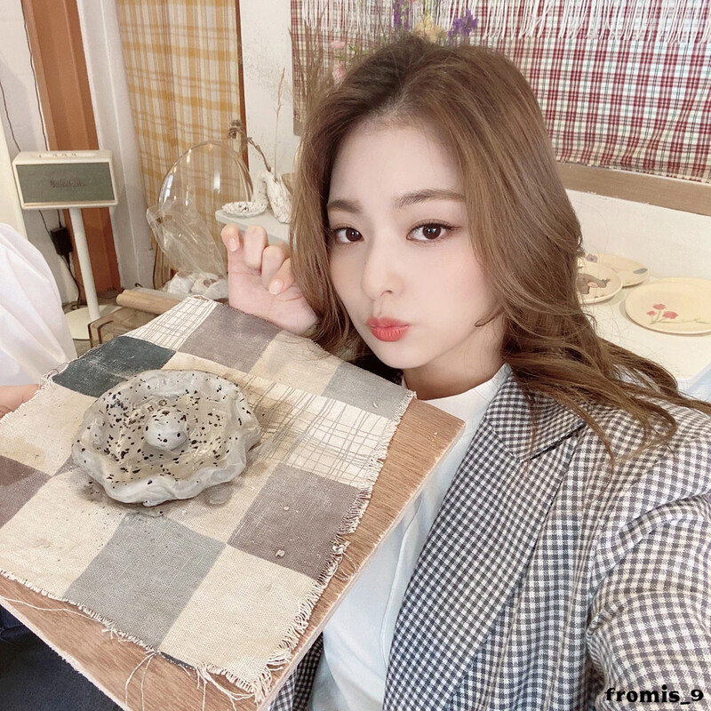 210423 fromis_9 Naver Post -  Seoyeon Nagyung & Jiheon - FM 1.24  Behind - Workshop Experience documents 14