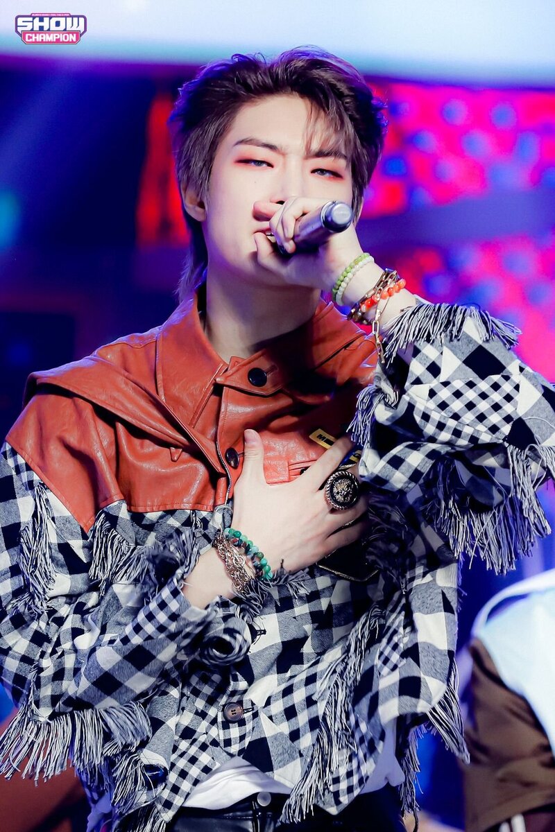 211220 - Naver - Show Champion Behind Photos (The Real & Turbulence) documents 12