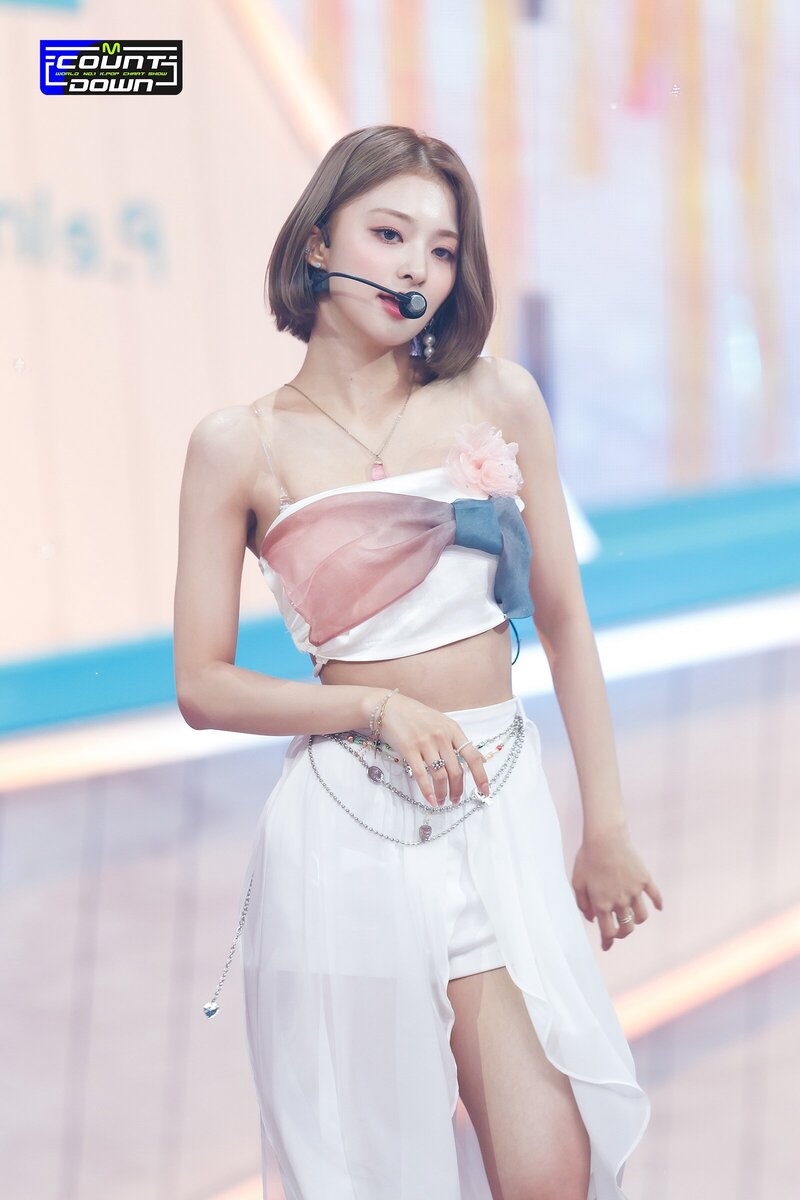 220630 fromis_9 'Stay This Way' at M Countdown documents 9