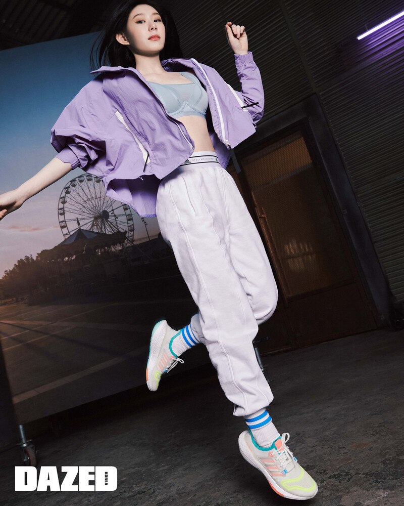 ITZY for DAZED Korea x ADIDAS 'Ultra Boost 22' Shoes April Issue 2022 documents 3