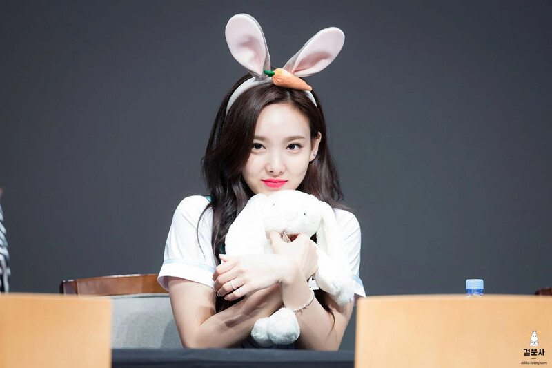 Nayeon59.jpg