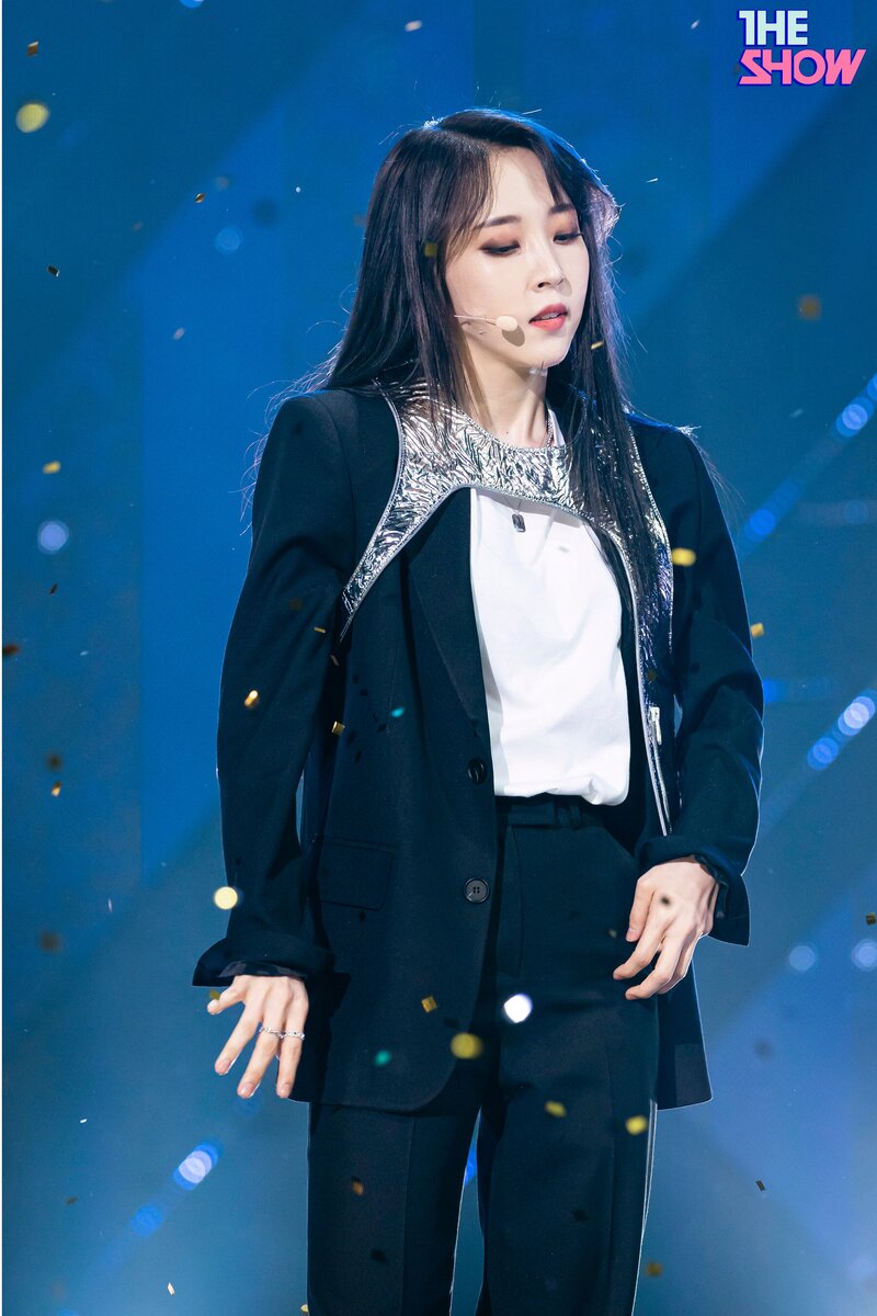 200218 Moon Byul - 'Eclipse' at The Show documents 7