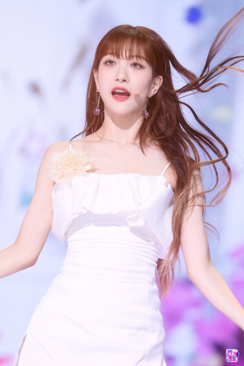 220717 fromis_9 Seoyeon - 'Stay This Way' at SBS Inkigayo documents 2