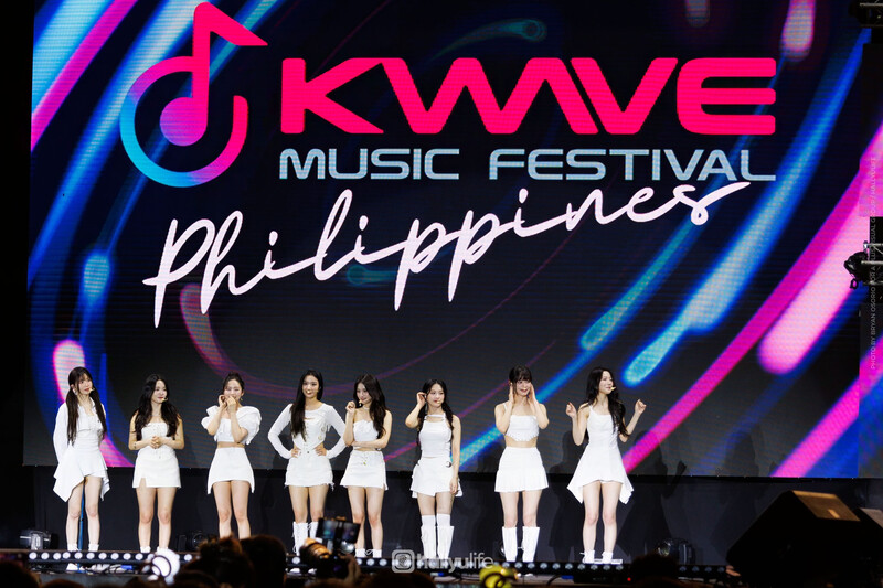 240511 fromis_9 - KWAVE Music Festival in Manila documents 3