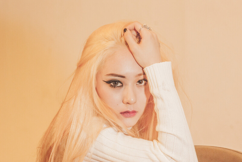 F(x) 2nd album repackage 'Red Light' concept photos documents 11