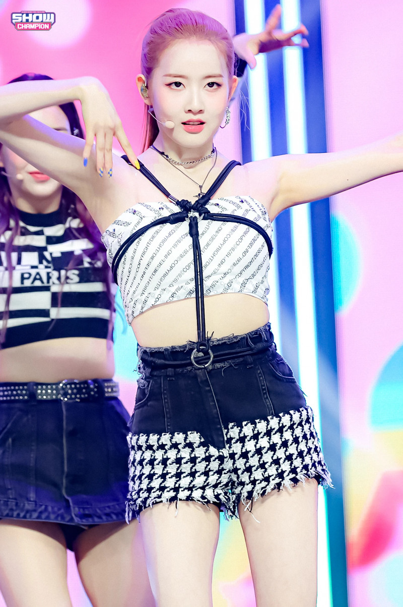 210414 STAYC - 'ASAP' at Show Champion documents 19