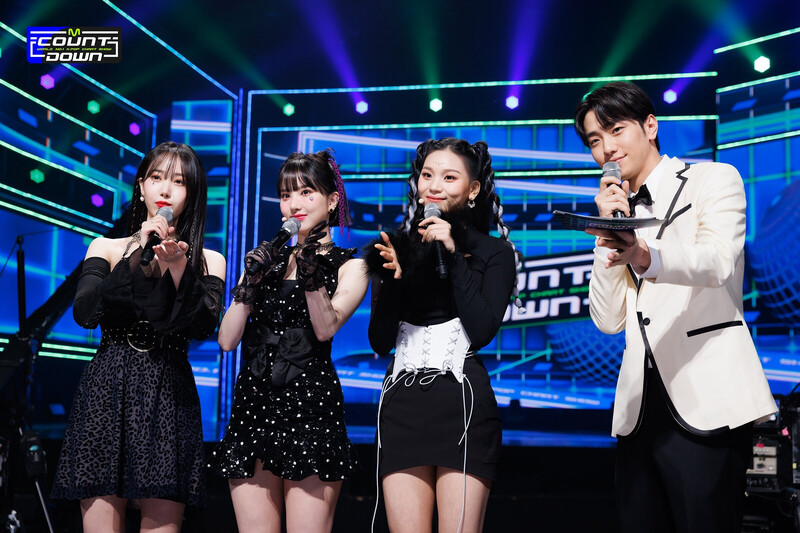 220217 VIVIZ - 'BOP BOP!' + Encore Stage at M Countdown documents 14