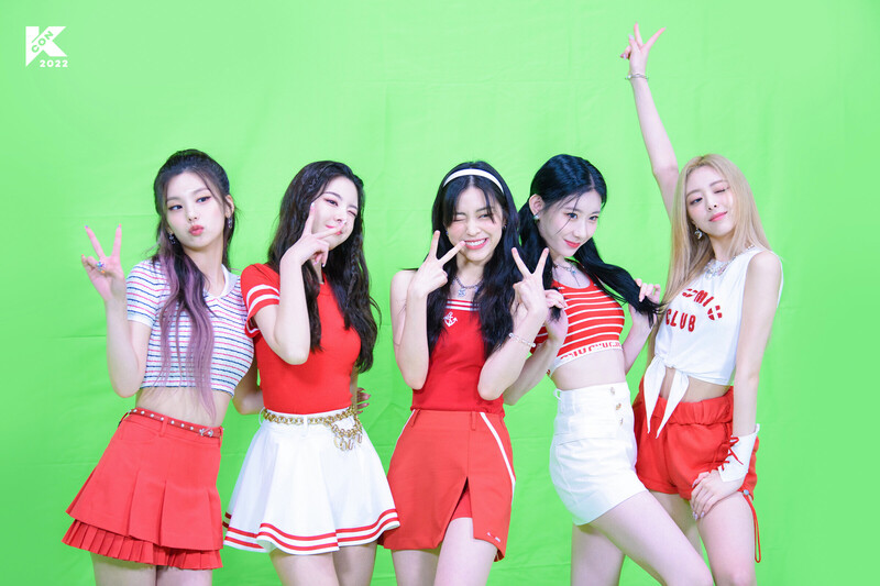 221124 KCON Twitter Update - 2022 KCON LA VCR Photo Behind with ITZY documents 1