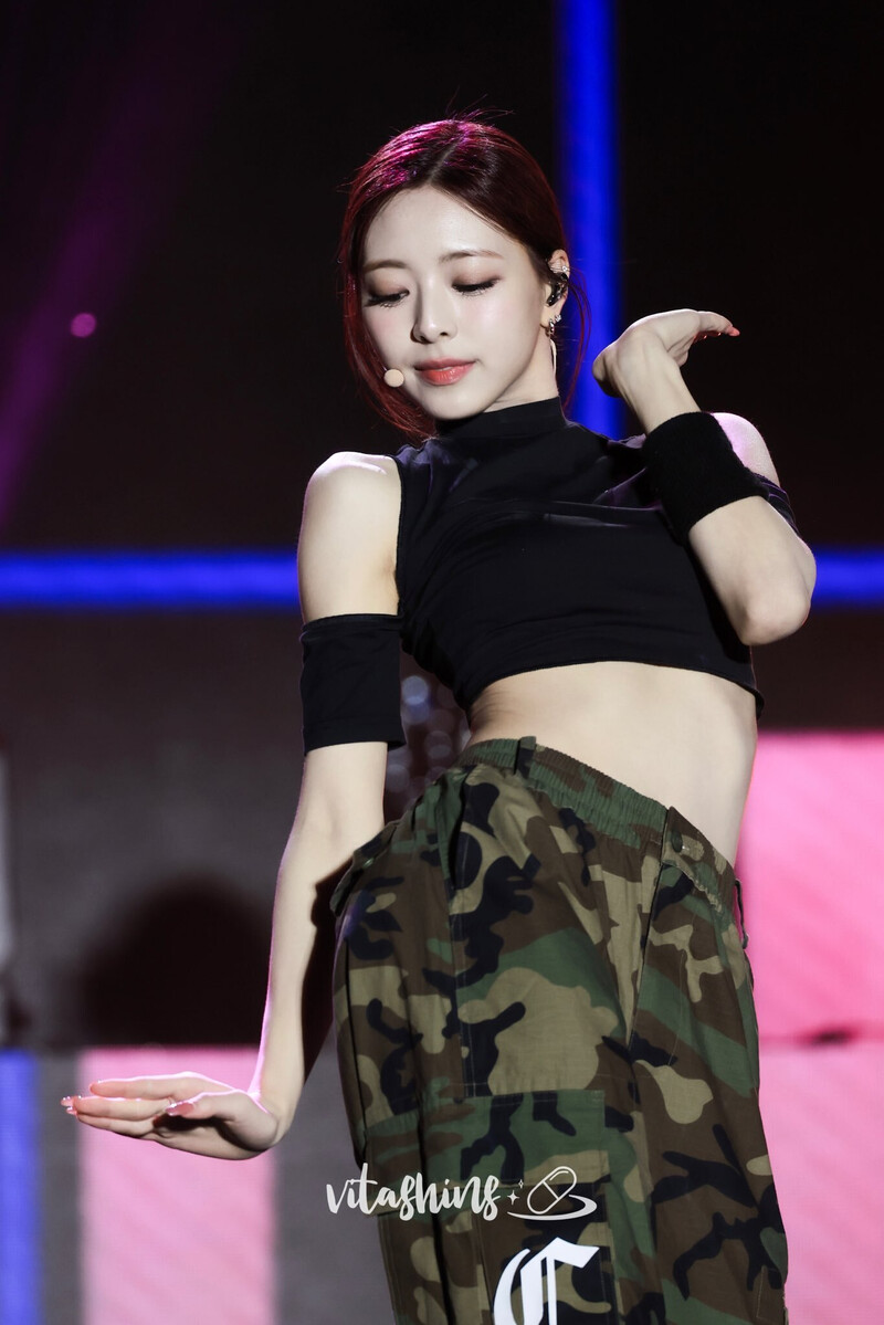 231011 ITZY Yuna at 2024 Gangwon Winter Youth Olympic Games documents 2