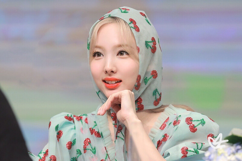 220703 TWICE Nayeon - Music Plant Fansign documents 4