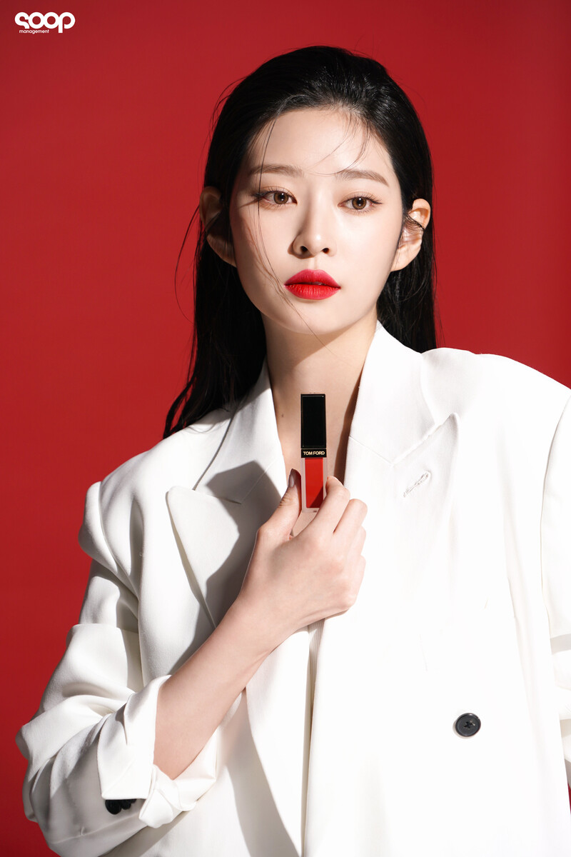 230504 SOOP Naver Post - Kim Minju - Tom Ford Photoshoot Behind documents 7