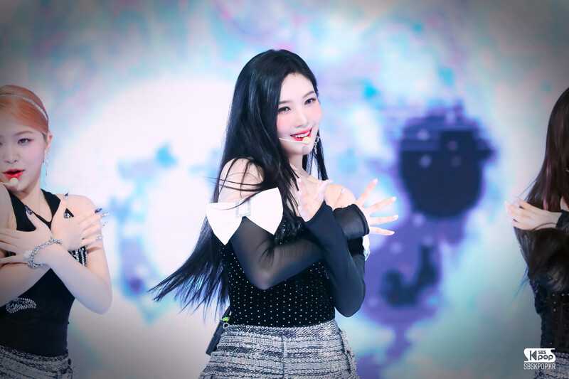 240707 Red Velvet Joy - 'Cosmic' at Inkigayo documents 2