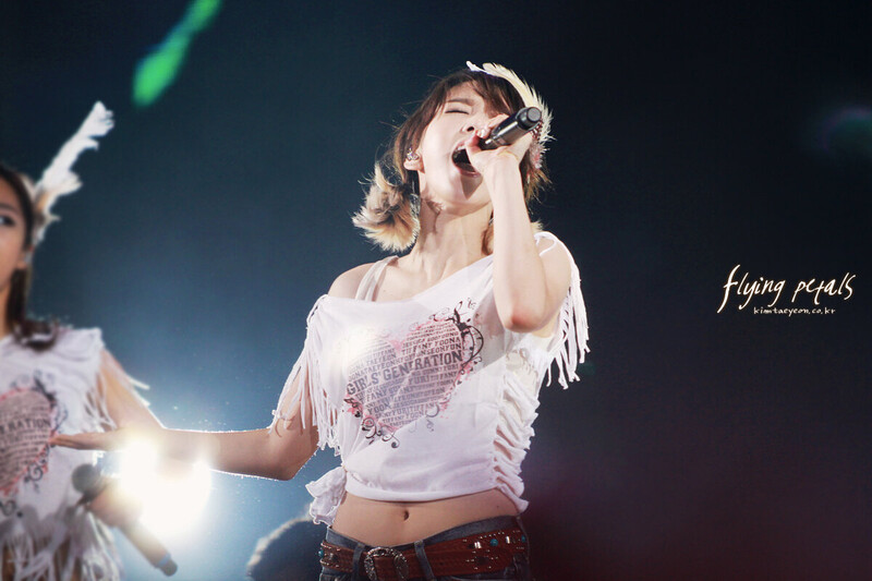 110909-10 Girls' Generation Taeyeon at Girls' Generation 2011 Tour in Taiwan documents 21