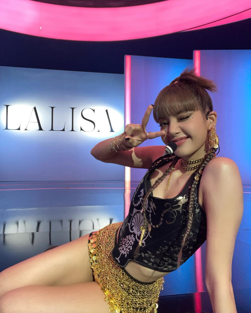 210913 - LISA Instagram Update documents 5