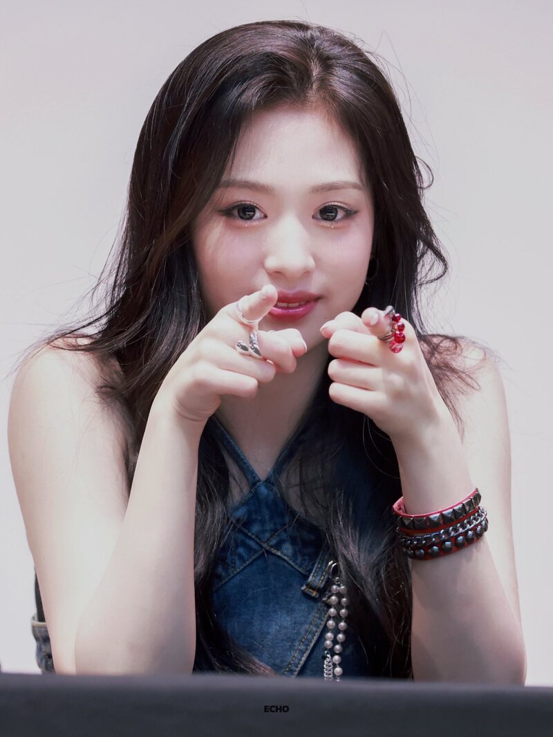 240414 BABYMONSTER Ahyeon - Weverse Fansign Event documents 4