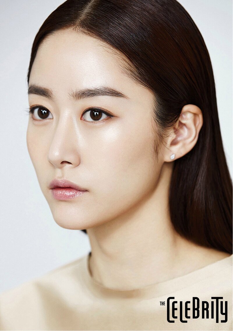 Jeon Hye-bin The Celebrity Korea Magazine February 2015 Photoshoot documents 2