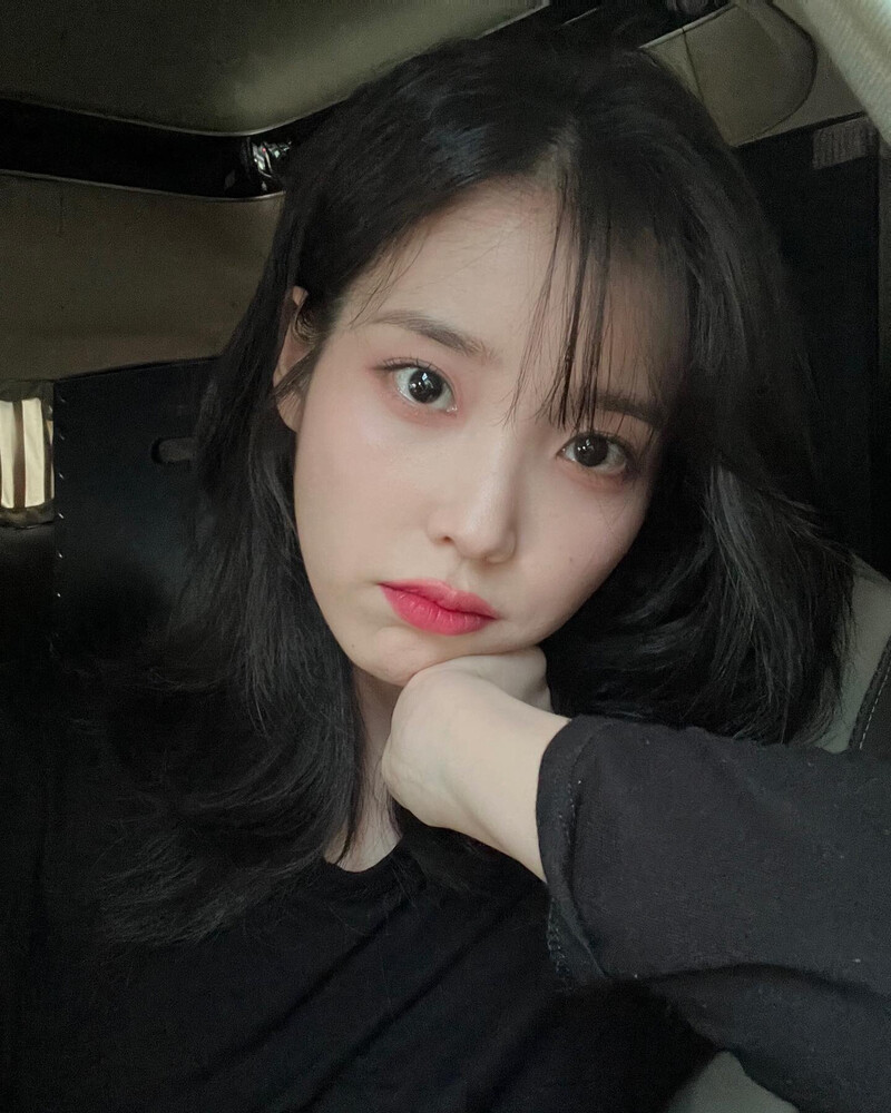 220715 IU Instagram Update documents 4