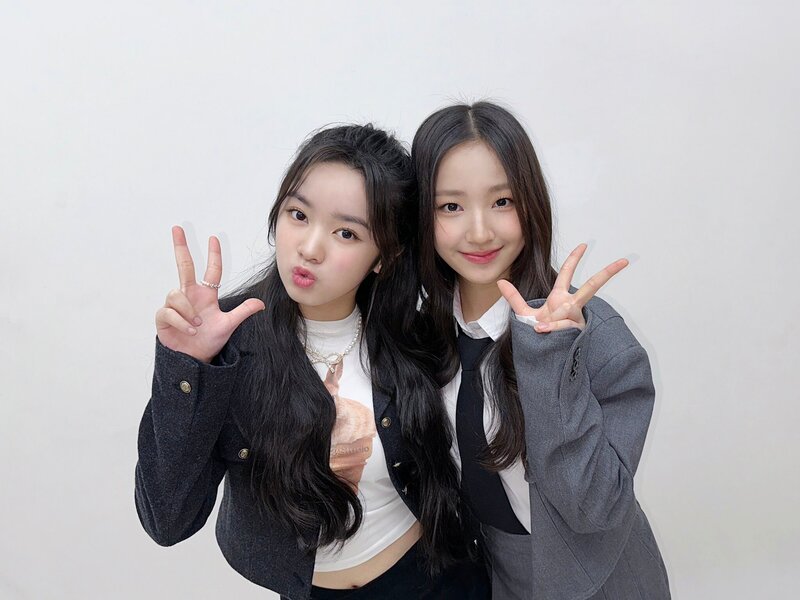240215 UNIS JP Twitter Update - Elisia and Yunha documents 1