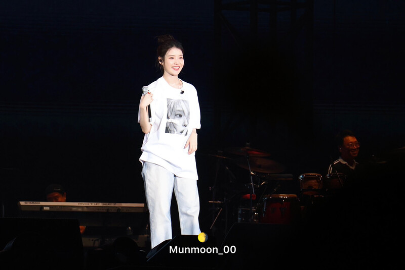 240706 IU - ‘H.E.R.’ World Tour in Osaka Day 1 documents 17