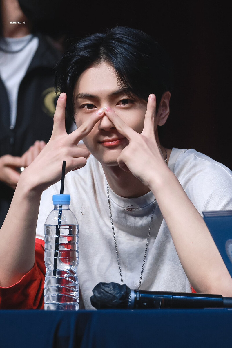 240801 JAY AT JUMPUP ENT OFFLINE FANSIGN documents 1