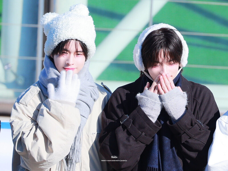 241206 SHINYU, HANJIN AT MUSIC BANK MINI FANMEET documents 2