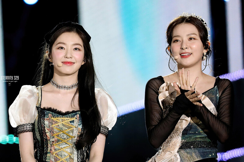 220618 Red Velvet Irene & Seulgi at the Dream Concert documents 2