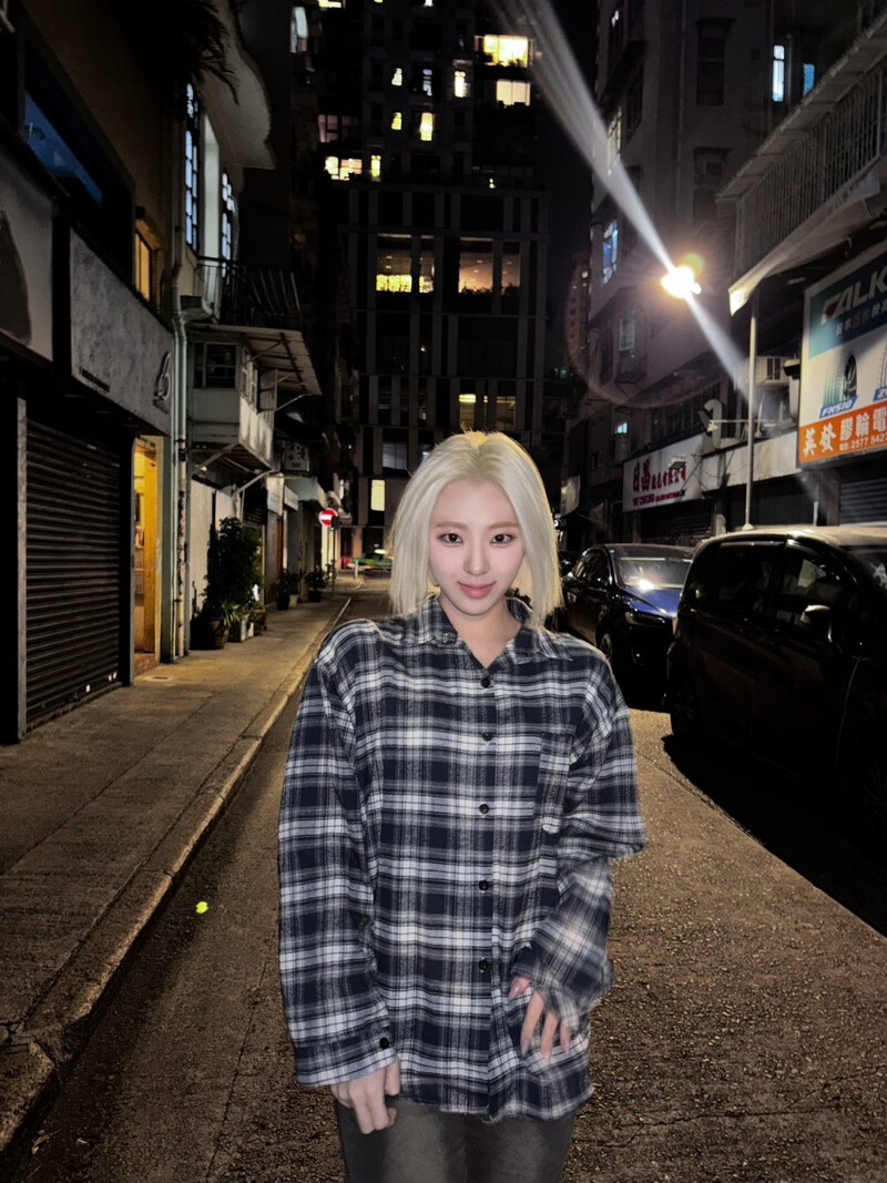 241222 - ICHILLIN' Members Twitter Update with CHAERIN documents 9