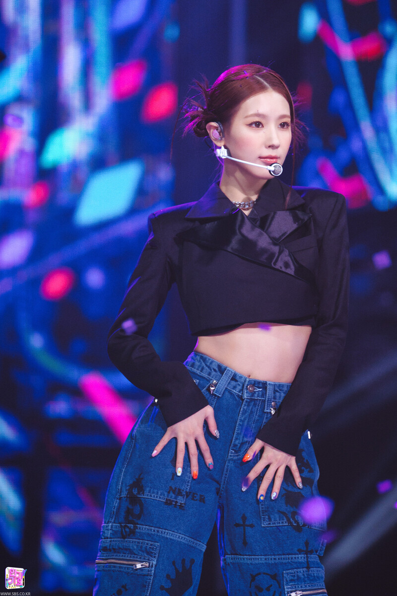 220327 (G)I-DLE Miyeon - 'TOMBOY' at Inkigayo documents 15