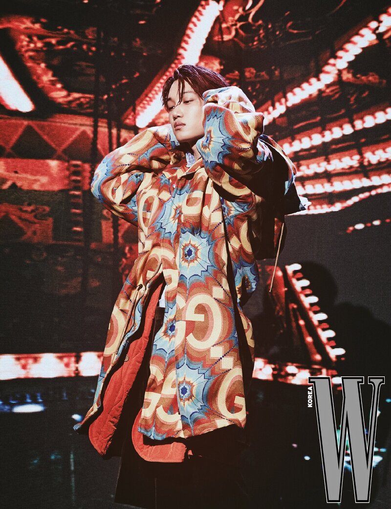 KAI for W Korea 'LOVE YOUR W' x GUCCI Dec Issue 2021 documents 5