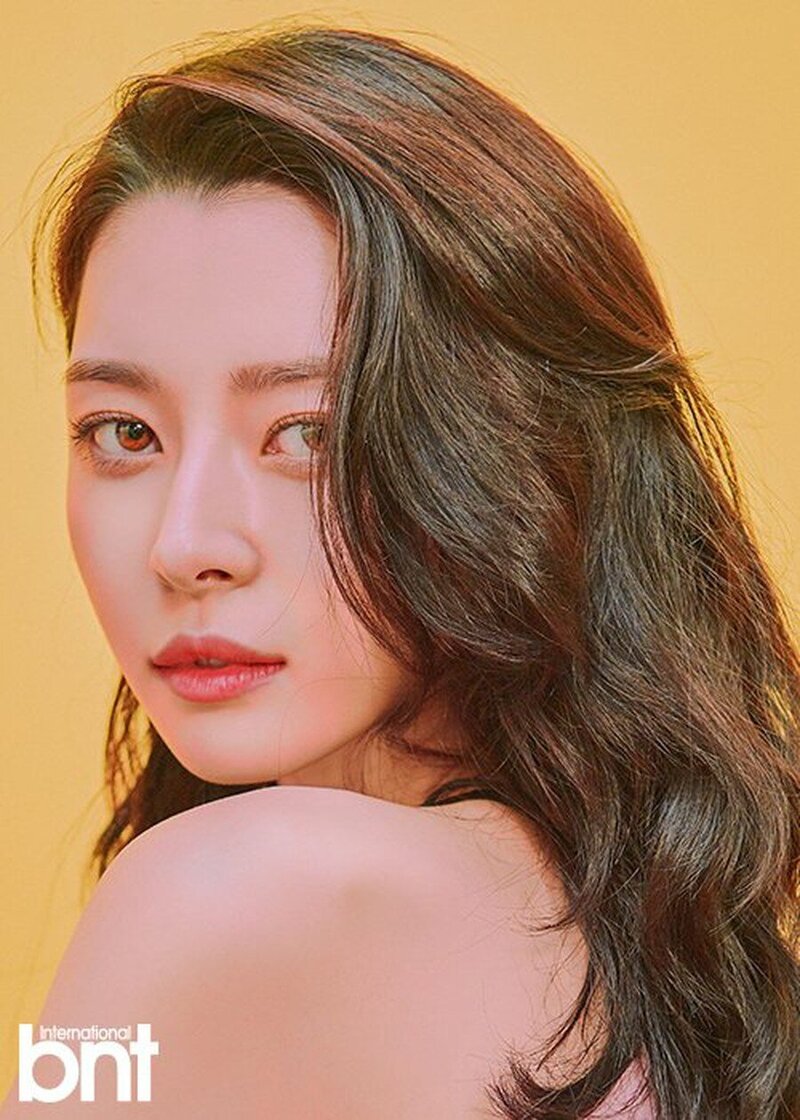 Kwon Nara for BNT International | August 2018 documents 4