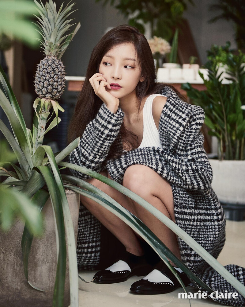 Goo Hara for Marie Claire Korea - September 2015 Issue documents 4